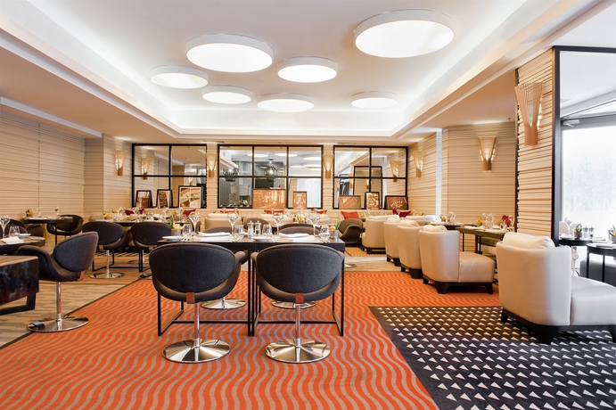 Imagen del bar/restaurante del Hotel Sofitel Warsaw Victoria. Foto 2