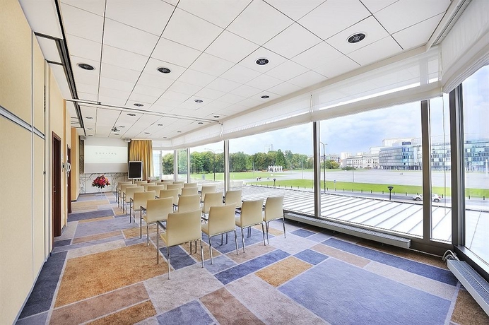 Imagen de los interiores del Hotel Sofitel Warsaw Victoria. Foto 10