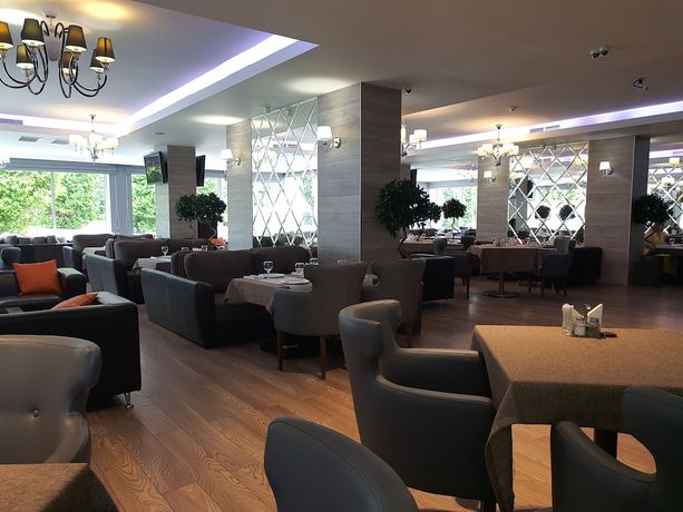 Imagen del bar/restaurante del Hotel Sofrino Park. Foto 2