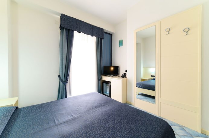 Imagen de la habitación del Hotel Sogaris. Foto 13
