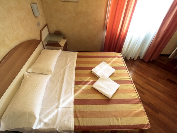 Imagen de la habitación del Hotel Soggiorno Athena. Foto 13