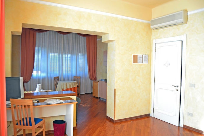 Imagen de la habitación del Hotel Soggiorno Athena. Foto 15