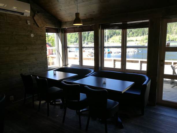 Imagen del bar/restaurante del Hotel Sognefjord, Leirvik. Foto 4