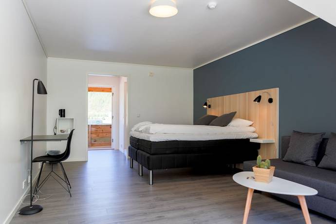 Imagen de la habitación del Hotel Sognefjord, Leirvik. Foto 10