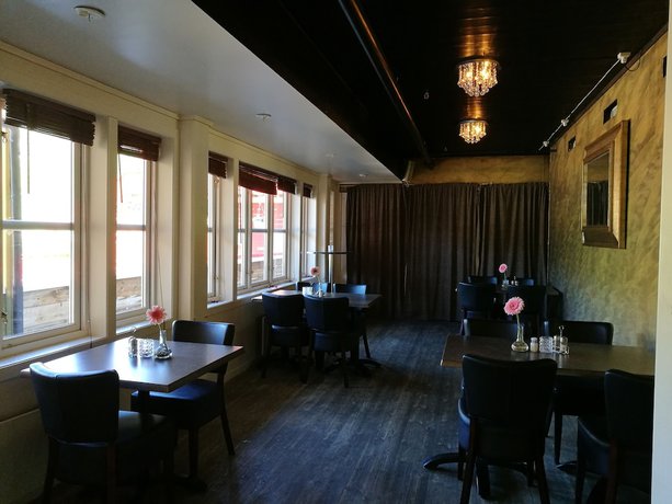 Imagen del bar/restaurante del Hotel Sognefjord, Leirvik. Foto 5