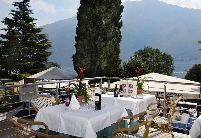 Imagen del bar/restaurante del Hotel Sogno del Benaco. Foto 5