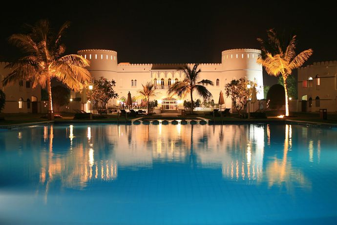 Imagen de la piscina del Hotel Sohar Beach. Foto 16