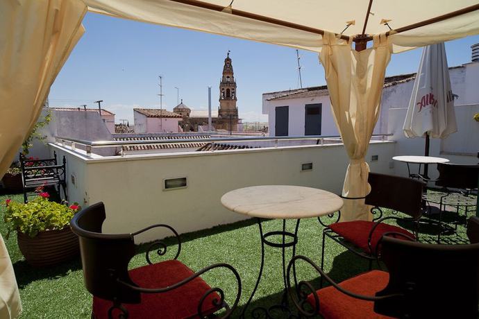 Imagen de los exteriores del Hotel Soho Boutique Atalia. Foto 18