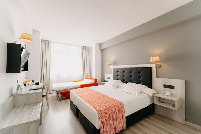Imagen de la habitación del Hotel Soho Boutique Bahia Malaga. Foto 4