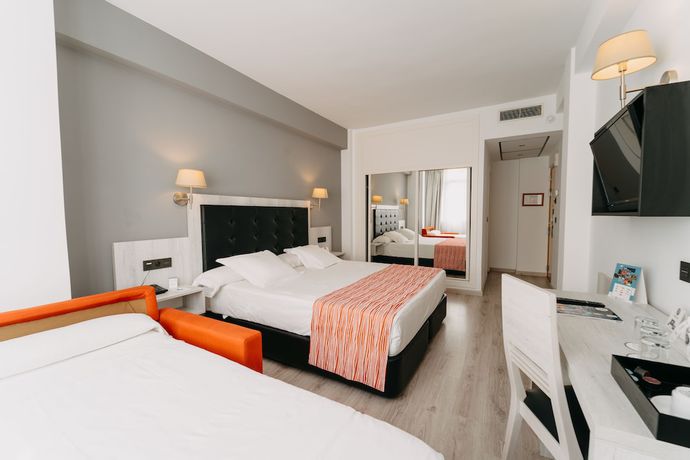 Imagen de la habitación del Hotel Soho Boutique Bahia Malaga. Foto 5