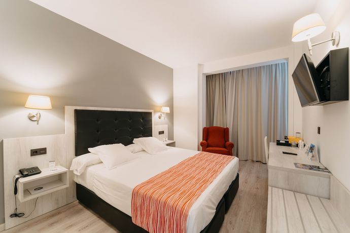 Imagen de la habitación del Hotel Soho Boutique Bahia Malaga. Foto 8
