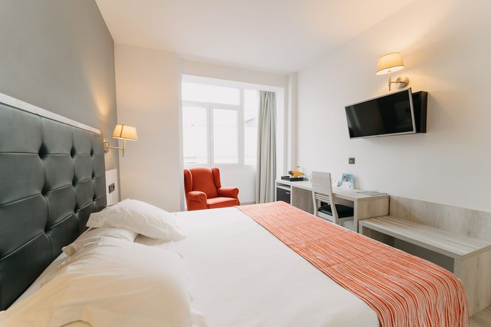 Imagen de la habitación del Hotel Soho Boutique Bahia Malaga. Foto 9
