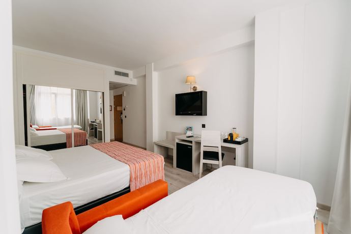 Imagen de la habitación del Hotel Soho Boutique Bahia Malaga. Foto 10