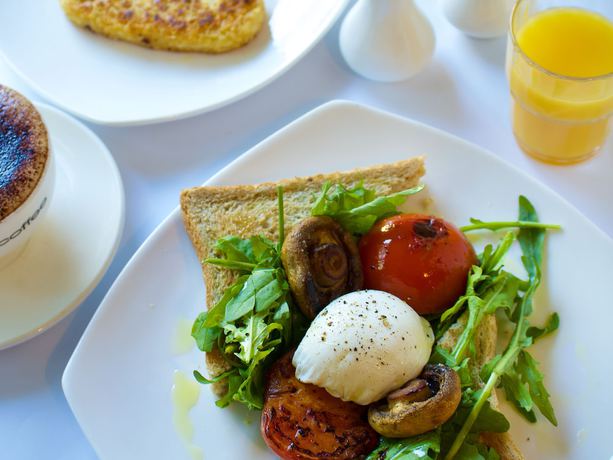 Imagen del bar/restaurante del Hotel Soho Brisbane. Foto 7