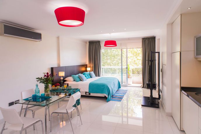 Imagen de la habitación del Hotel Soho Luxury Suites. Foto 8