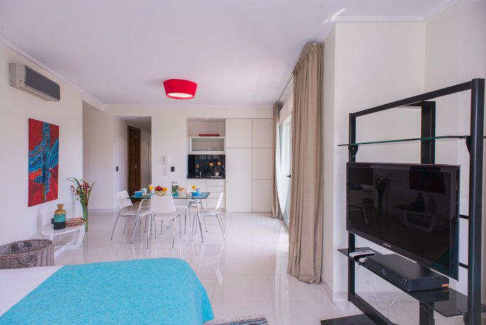 Imagen de la habitación del Hotel Soho Luxury Suites. Foto 9