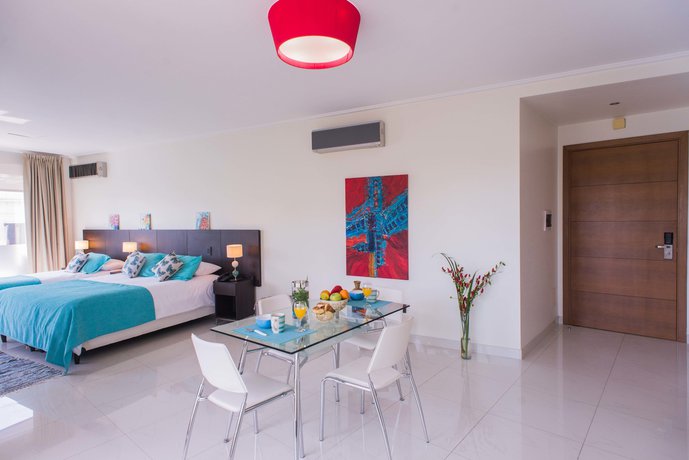 Imagen de la habitación del Hotel Soho Luxury Suites. Foto 10
