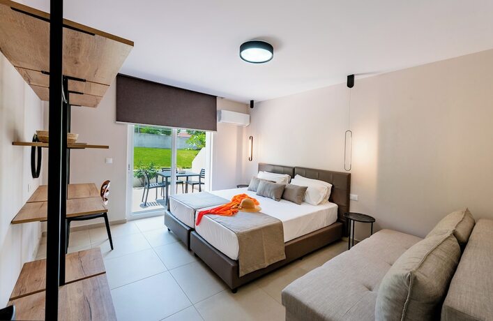 Imagen de la habitación del Hotel Sokrates Studios. Foto 14