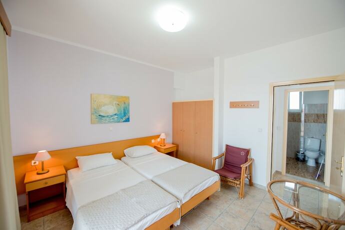 Imagen de la habitación del Hotel Sokrates Studios. Foto 17