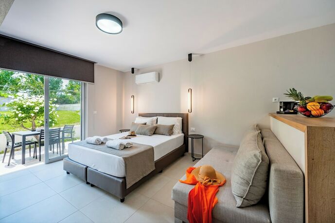 Imagen de la habitación del Hotel Sokrates Studios. Foto 20
