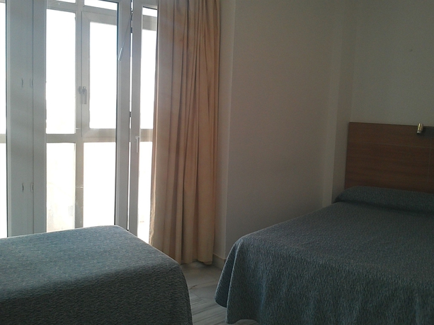 Imagen de la habitación del Hotel Sol Almería. Foto 5