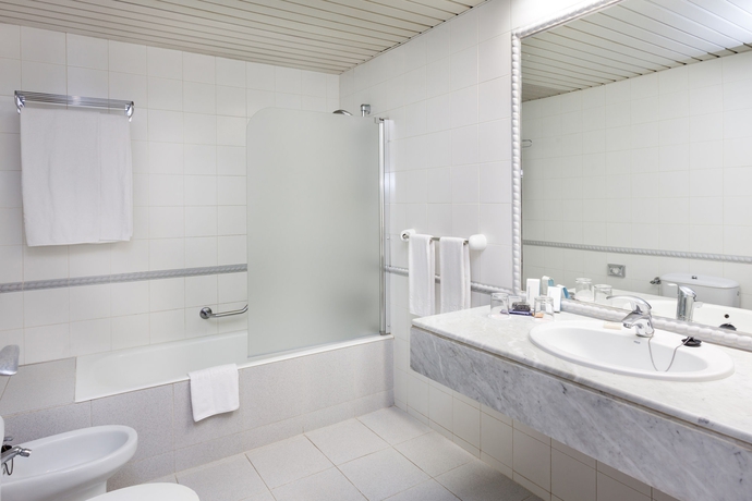 Imagen de la habitación del Hotel Sol Arona Tenerife. Foto 6