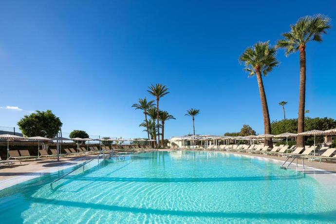 Imagen de la piscina del Hotel Sol Arona Tenerife. Foto 38