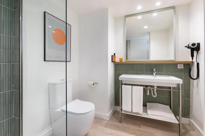 Imagen de la habitación del Hotel Sol Arona Tenerife. Foto 21