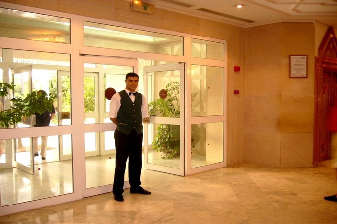 Imagen general del Hotel Sol Azur Beach. Foto 9