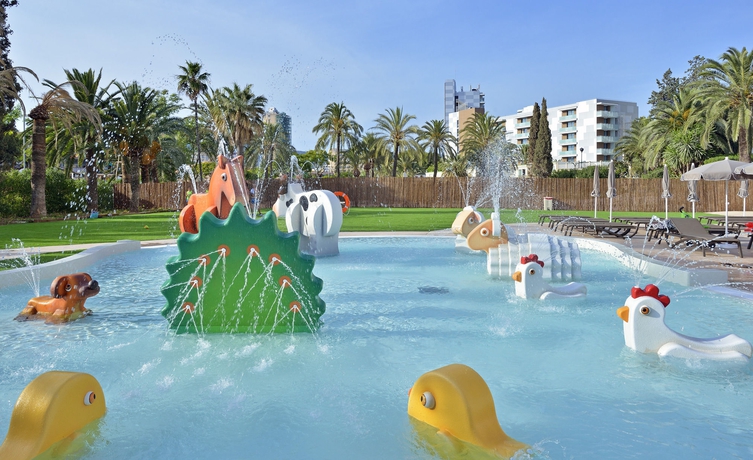 Imagen de la piscina del Hotel Sol Barbados. Foto 13