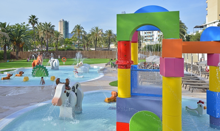 Imagen de la piscina del Hotel Sol Barbados. Foto 17