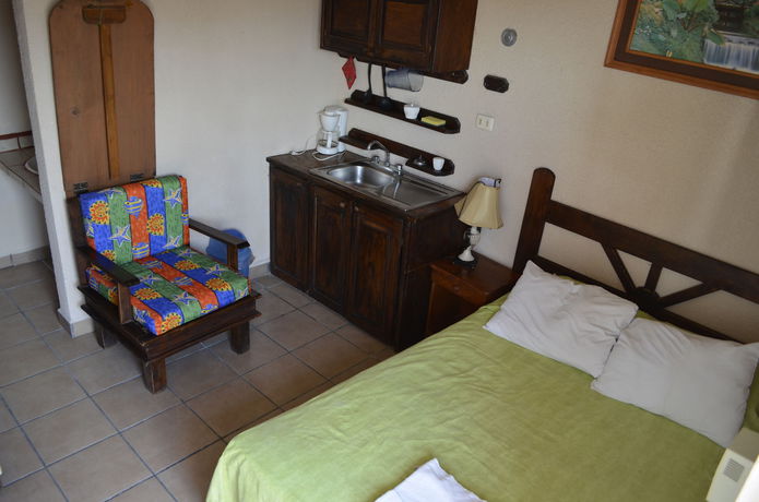 Imagen de la habitación del Hotel Sol Caribe, Isla Mujeres. Foto 11