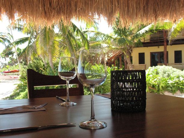 Imagen del bar/restaurante del Hotel Sol Caribe, Punta Allen. Foto 4