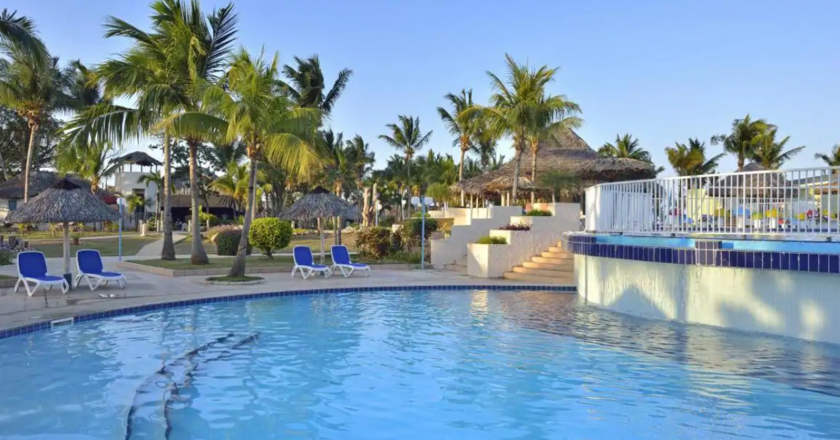 Imagen de la piscina del Hotel Sol Cayo Coco. Foto 7