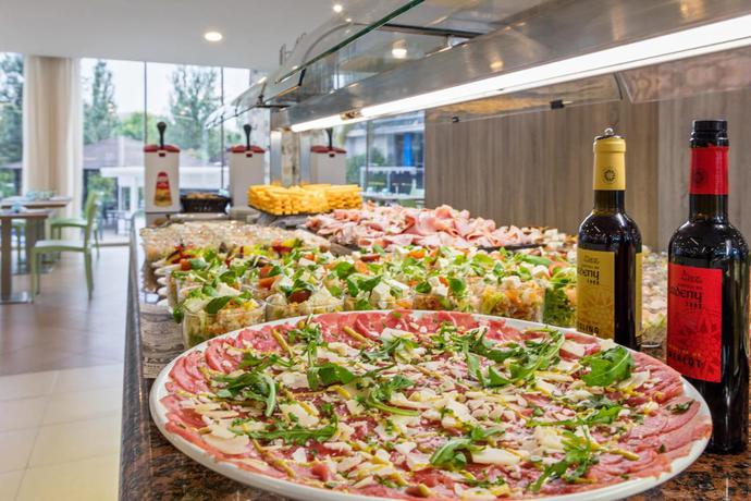 Imagen de los exteriores del Hotel Sol Costa Daurada. Foto 9