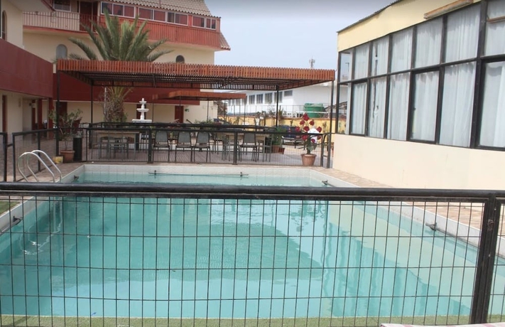 Imagen de la piscina del Hotel Sol De Arica. Foto 19