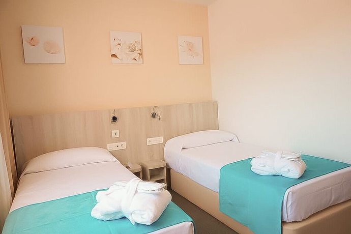 Imagen de la habitación del Hotel Sol De Jávea. Foto 3