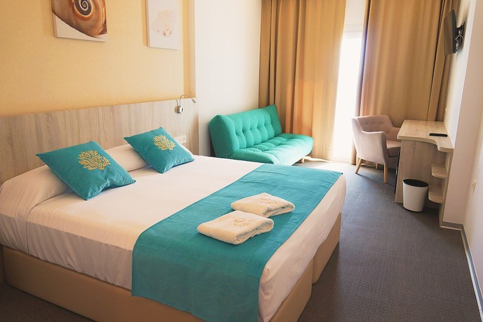 Imagen de la habitación del Hotel Sol De Jávea. Foto 6