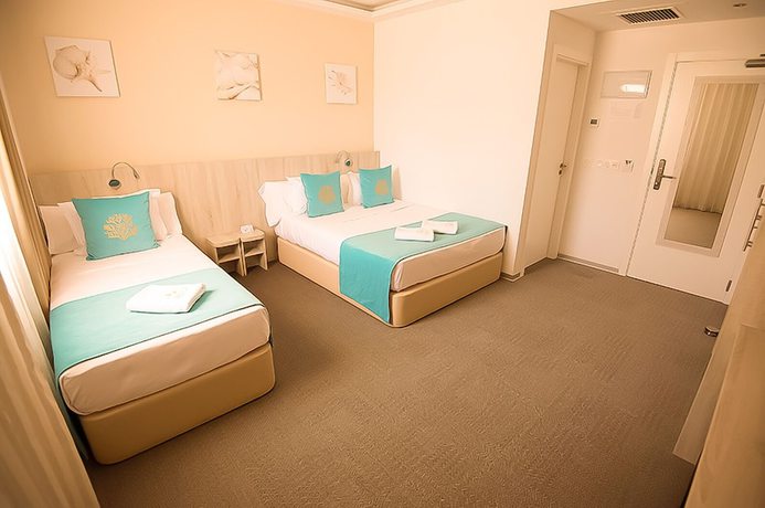 Imagen de la habitación del Hotel Sol De Jávea. Foto 11