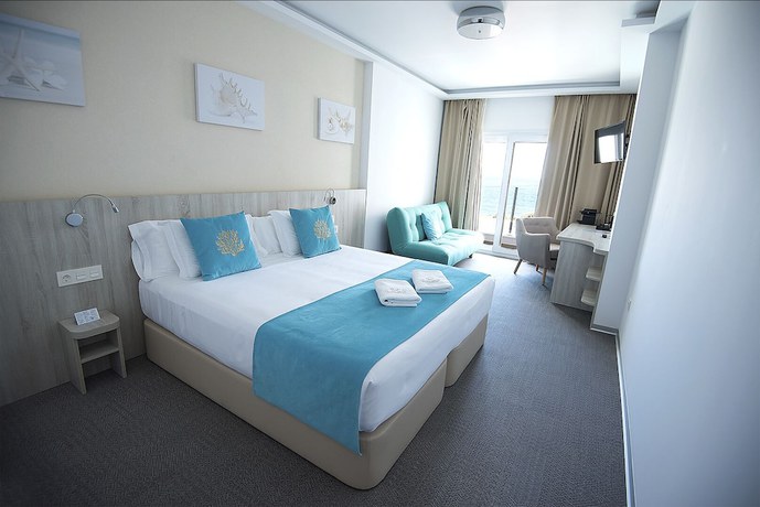 Imagen de la habitación del Hotel Sol De Jávea. Foto 12