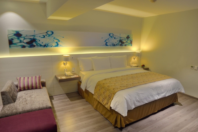 Imagen de la habitación del Hotel Sol De Oro and Suites. Foto 6