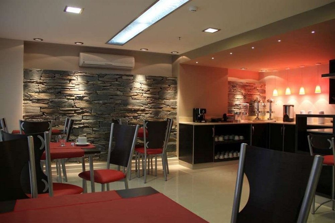 Imagen del bar/restaurante del Hotel Sol De Piedra Suites and Apart. Foto 5