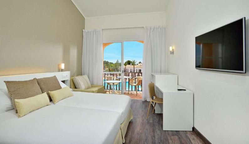 Imagen de la habitación del Hotel Sol Falcó Menorca. Foto 3