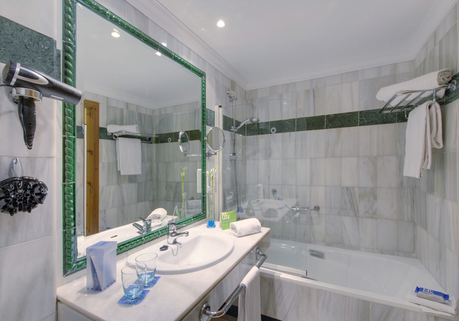 Imagen de la habitación del Hotel Sol Guadalmar. Foto 7