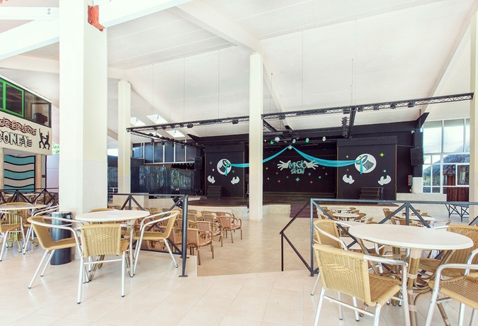Imagen del bar/restaurante del Hotel Sol Hicacos Varadero. Foto 4