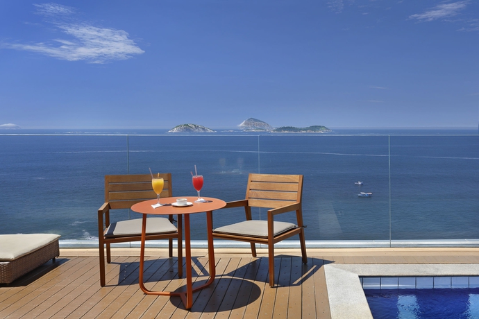 Imagen de la piscina del Hotel Sol Ipanema. Foto 13