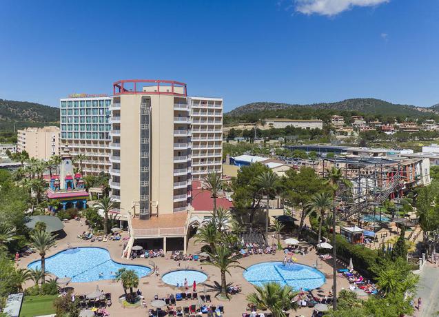 Imagen de la piscina del Hotel Sol Katmandu Park and Resort. Foto 18