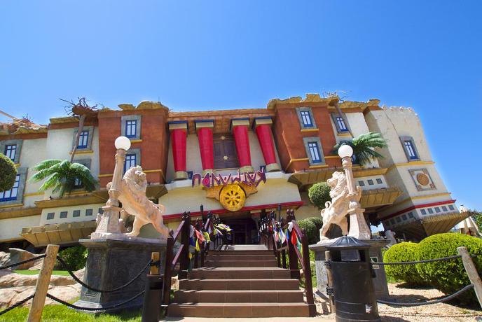 Imagen de los exteriores del Hotel Sol Katmandu Park and Resort. Foto 13