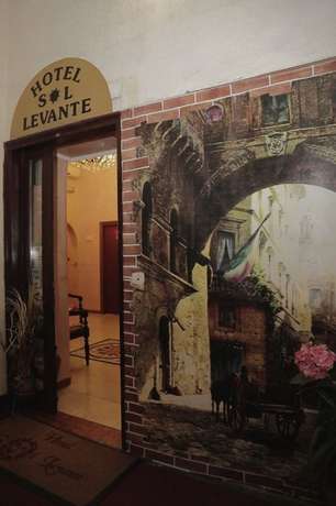 Imagen de los interiores del Hotel Sol Levante, Termini. Foto 5