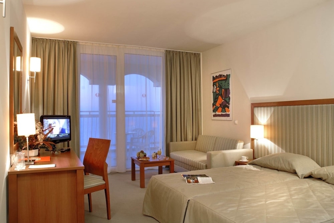 Imagen de la habitación del Hotel Sol Luna Bay Resort. Foto 3